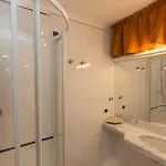 Deseo Maison בית הארחה 3*