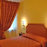 Deseo Maison בית הארחה 3*