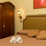 Deseo Maison בית הארחה 3*